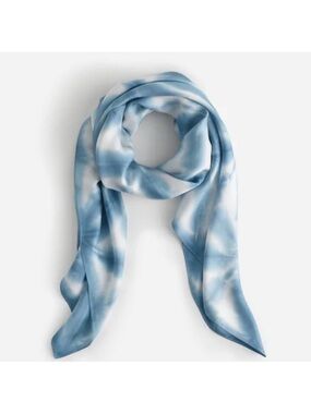 Madewell Hand-dyed Oversized
Silk Bandana - Blue Horizon